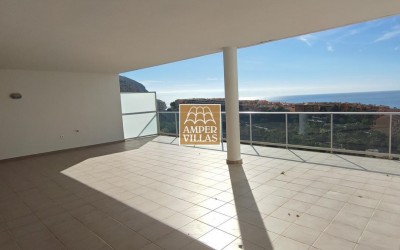 Nice modern apartment near the beach with panoramic views.